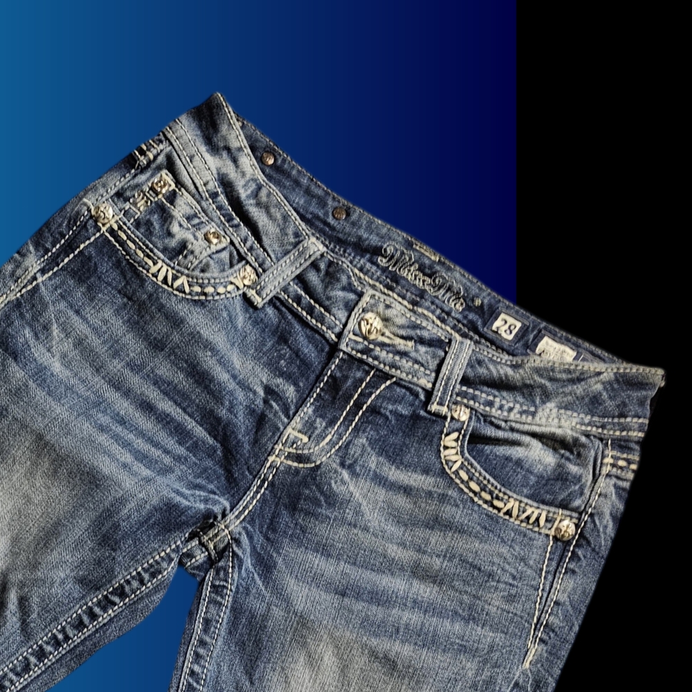 Miss Me Blue Cropped Jeans with Vintage Wash - Picture 2 of 7